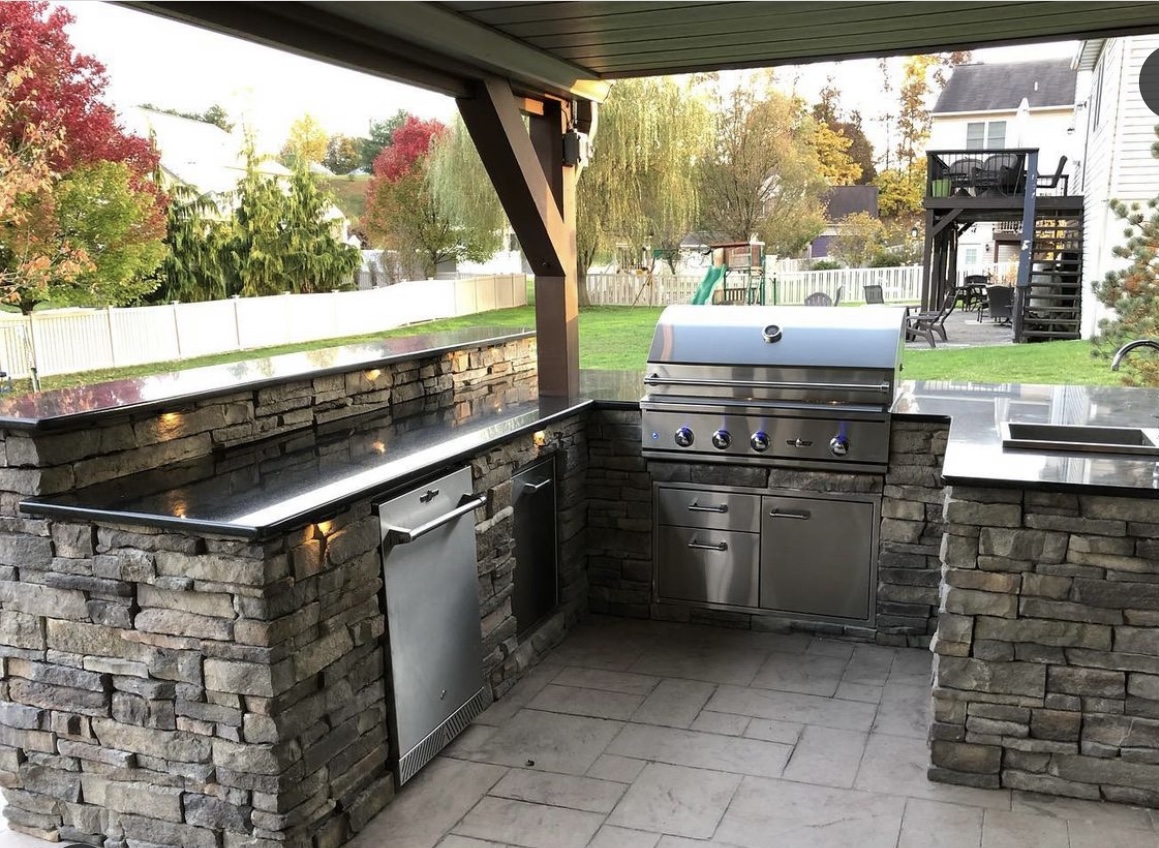 Outdoor Kitchens & Bars project photo 3